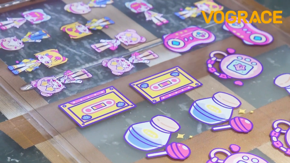 ぷっくり、つややか。ドーミングキーホルダーの制作風景＆月替わりのお得なキャンペーン